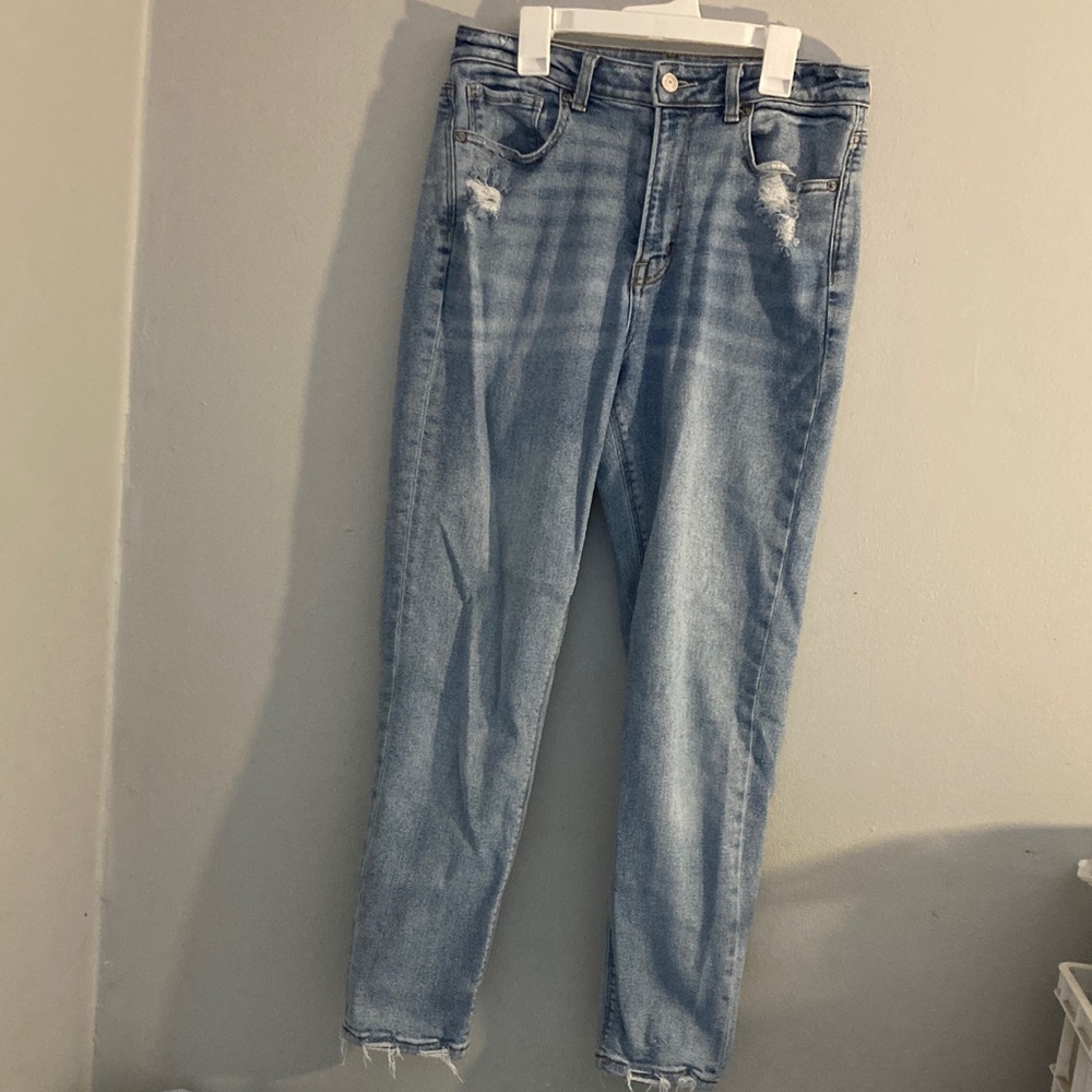 American Eagle Outfitters Light Blue Distressed Jeans